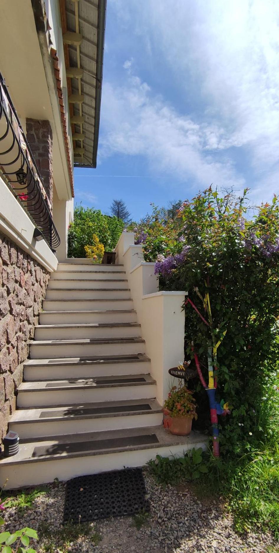 13 Bees Bed & Breakfast กงโฟลองส์ ภายนอก รูปภาพ