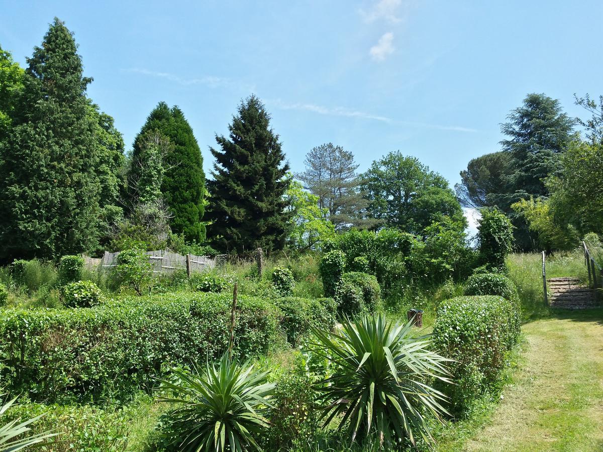 13 Bees Bed & Breakfast กงโฟลองส์ ภายนอก รูปภาพ