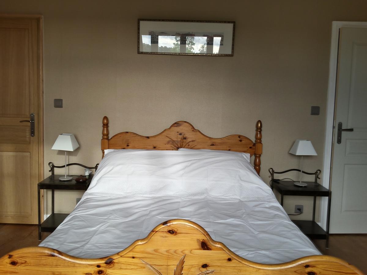 13 Bees Bed & Breakfast กงโฟลองส์ ภายนอก รูปภาพ