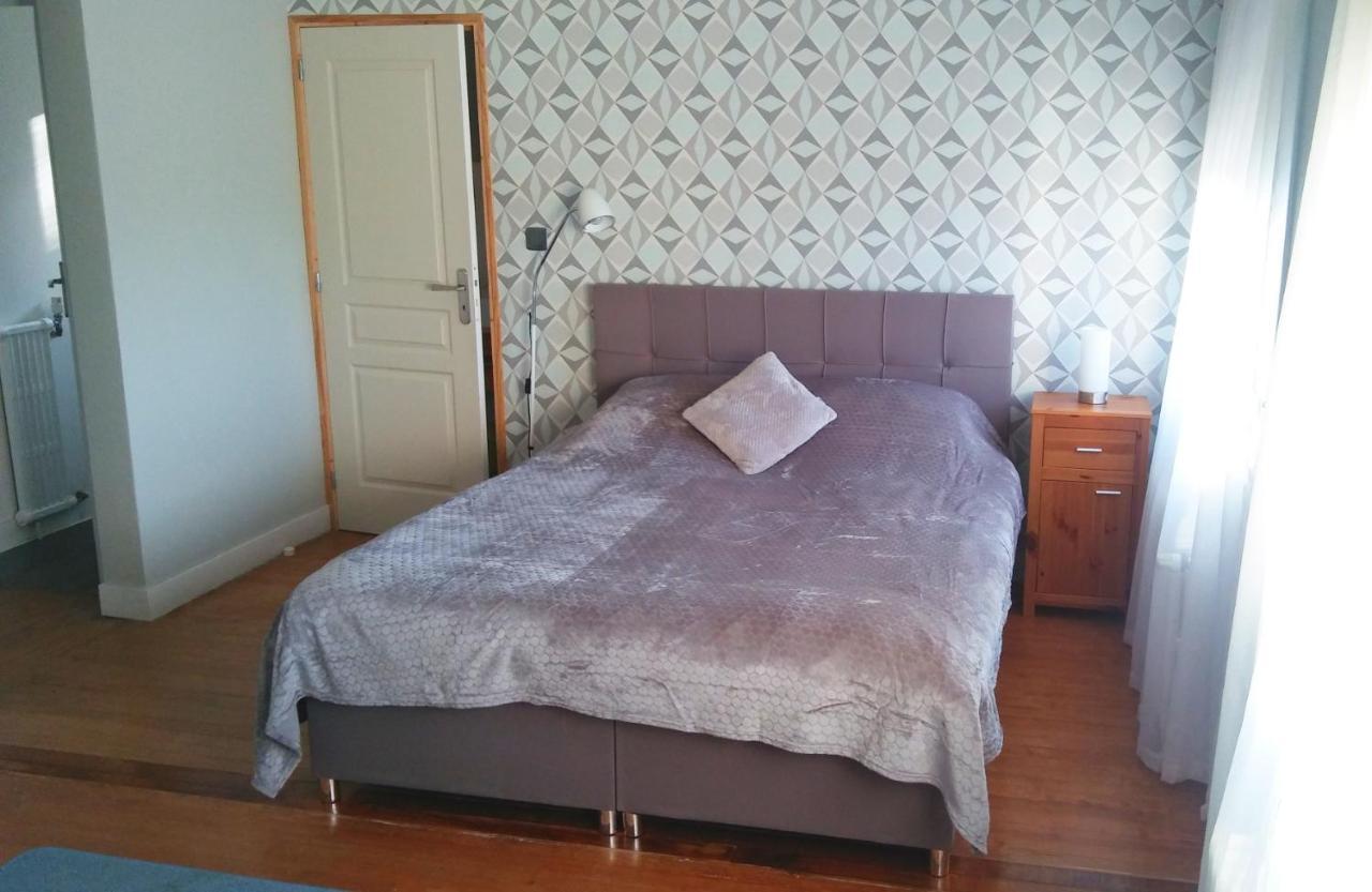13 Bees Bed & Breakfast กงโฟลองส์ ภายนอก รูปภาพ